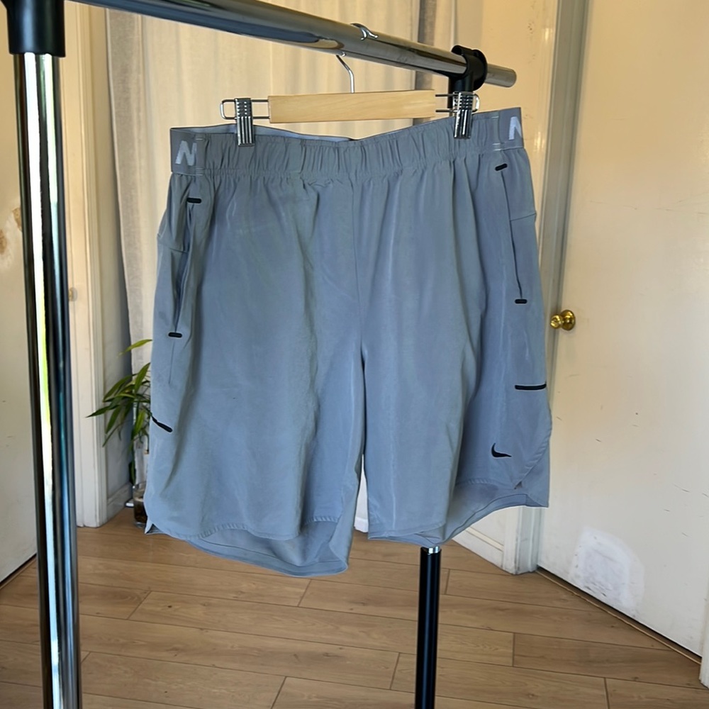 Nike light gray shorts